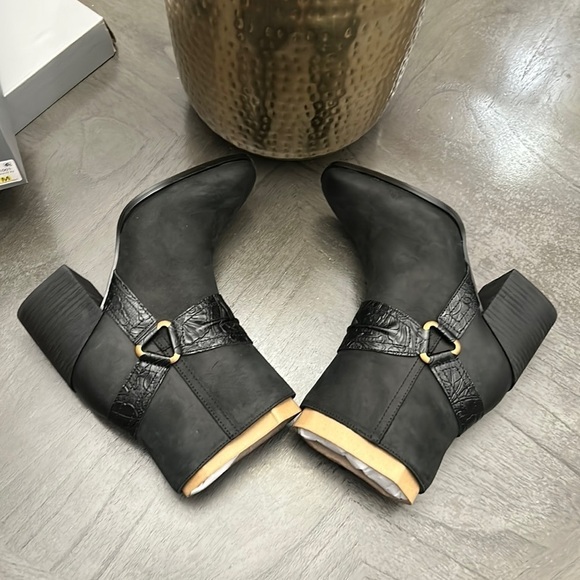 Womens Vionic Carnelia in Black Leather - Picture 6 of 13